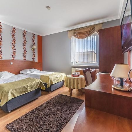 Hotel Doris Oborniki Eksteriør billede