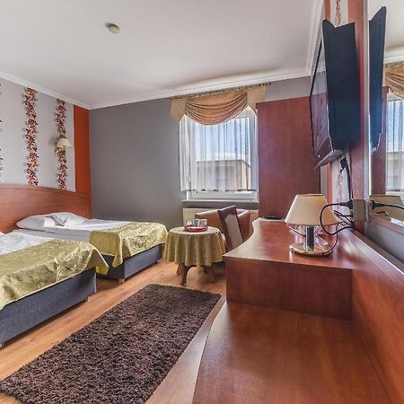 Hotel Doris Oborniki Eksteriør billede
