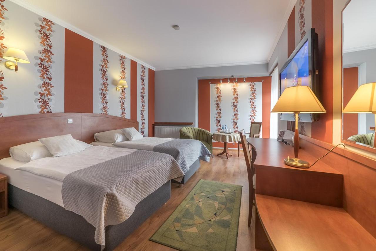Hotel Doris Oborniki Eksteriør billede