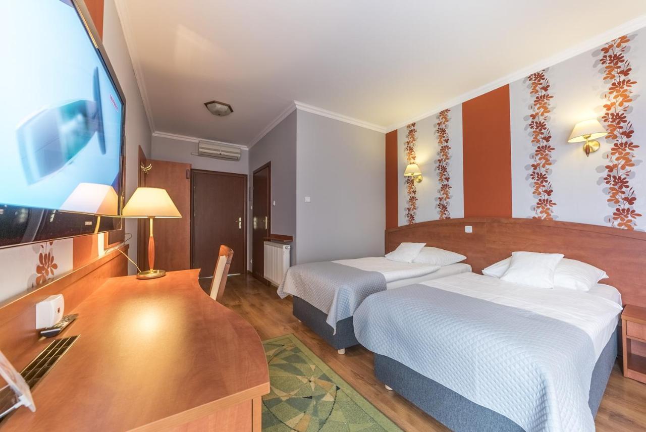 Hotel Doris Oborniki Eksteriør billede