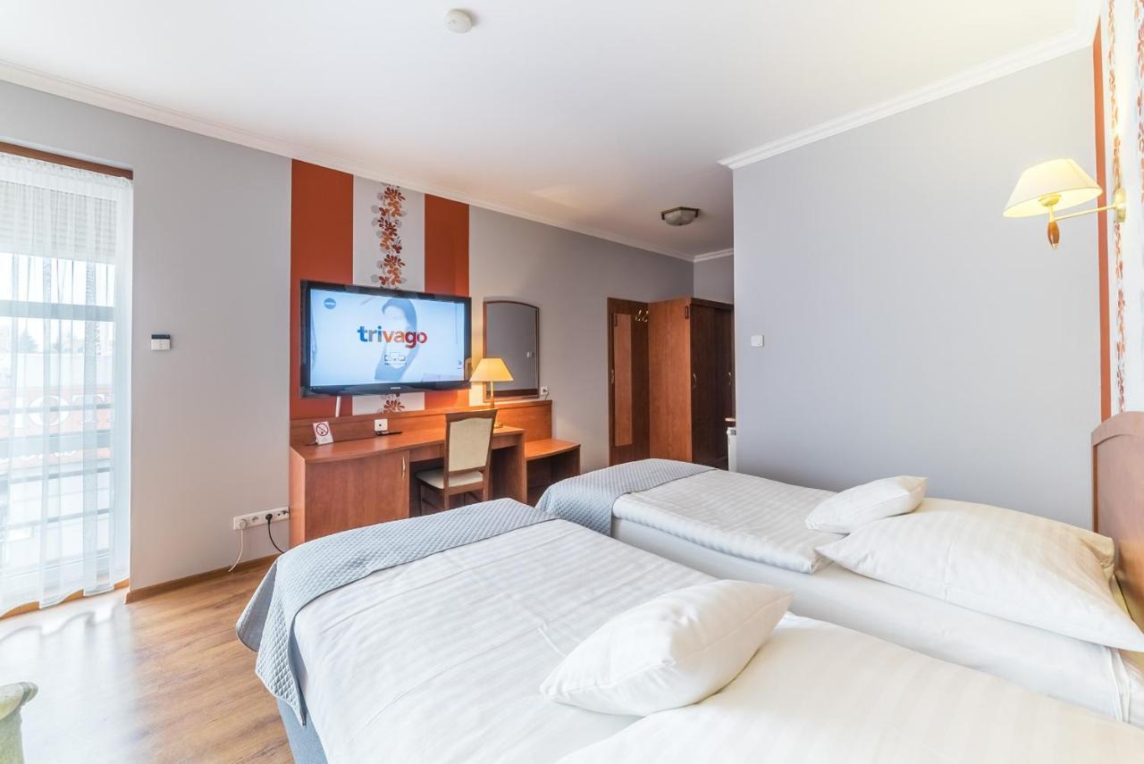 Hotel Doris Oborniki Eksteriør billede