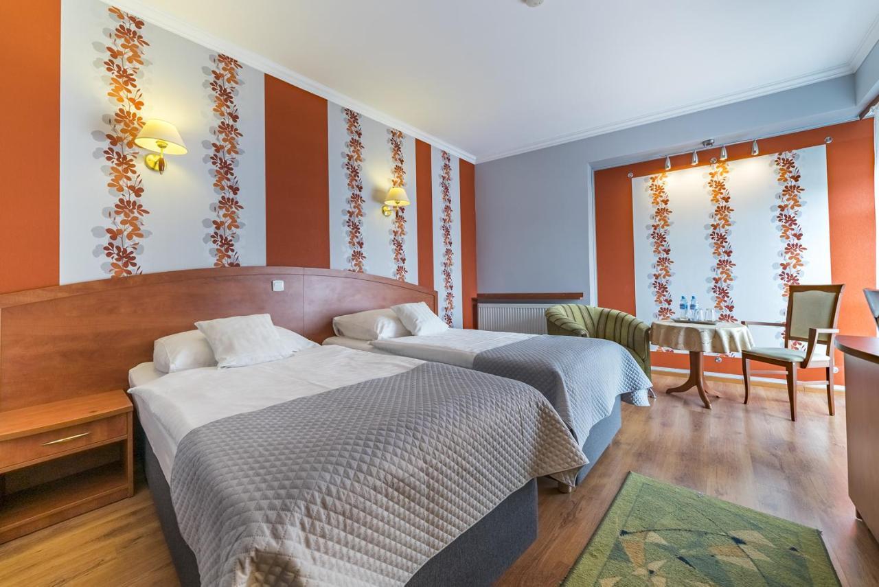Hotel Doris Oborniki Eksteriør billede