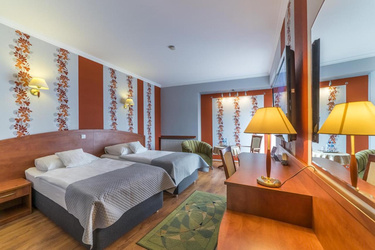 Hotel Doris Oborniki Eksteriør billede