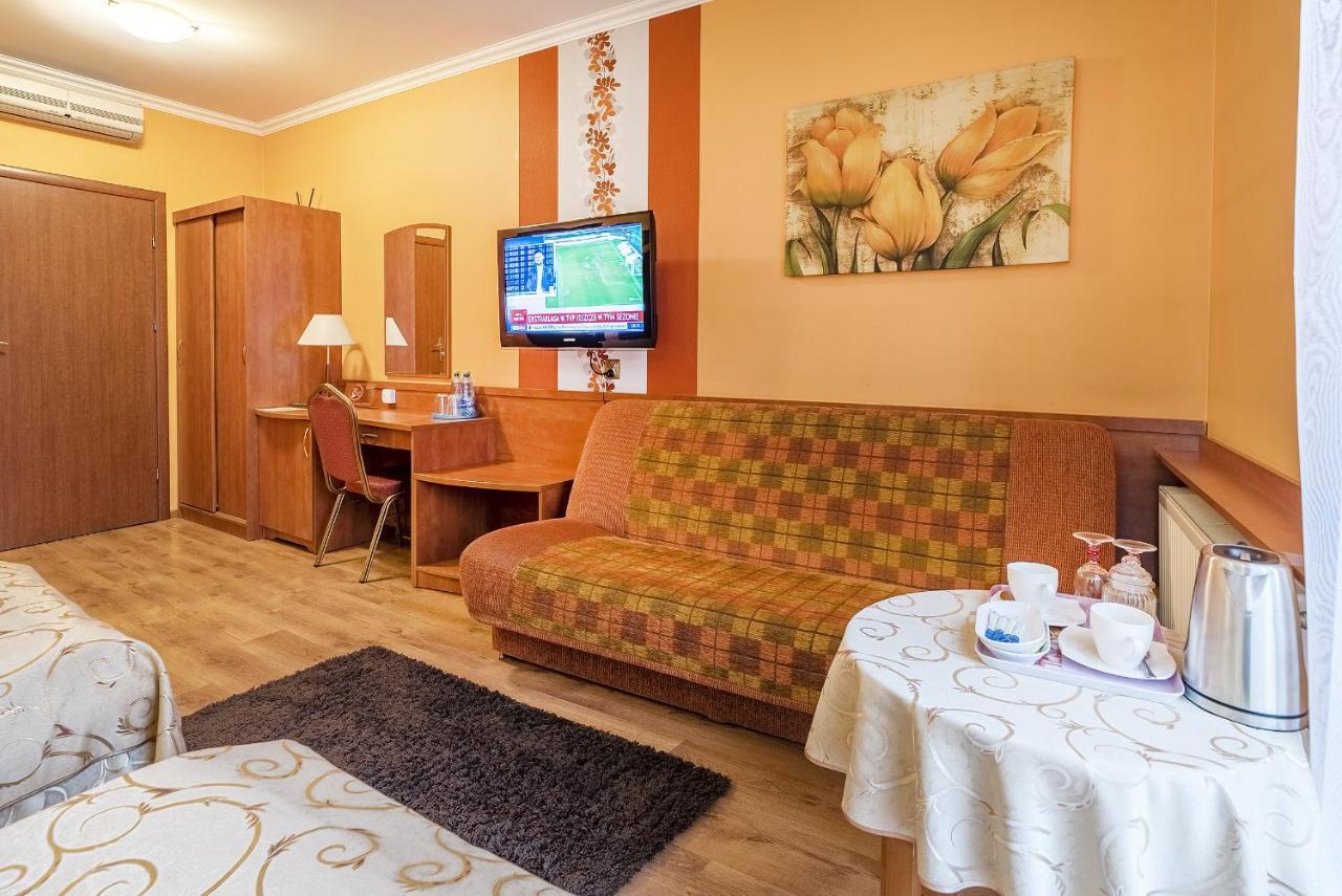 Hotel Doris Oborniki Eksteriør billede
