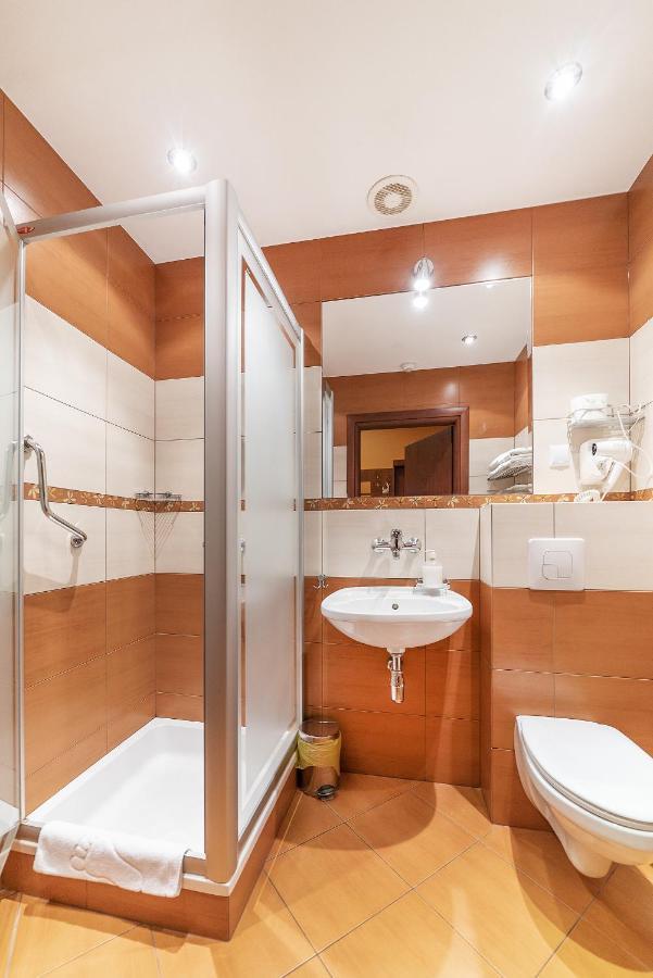 Hotel Doris Oborniki Eksteriør billede
