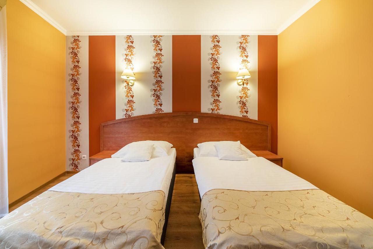 Hotel Doris Oborniki Eksteriør billede