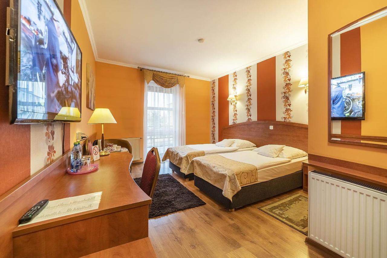 Hotel Doris Oborniki Eksteriør billede