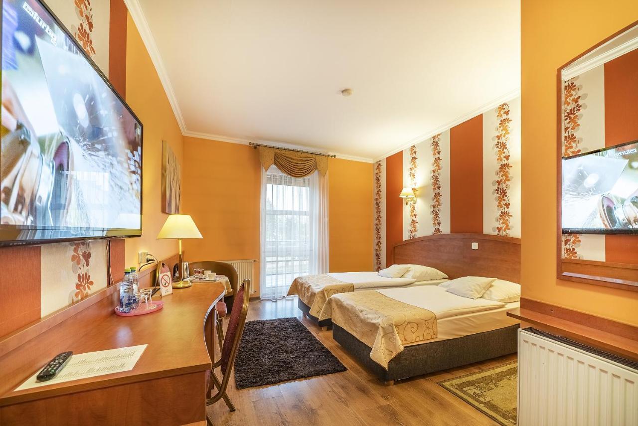 Hotel Doris Oborniki Eksteriør billede