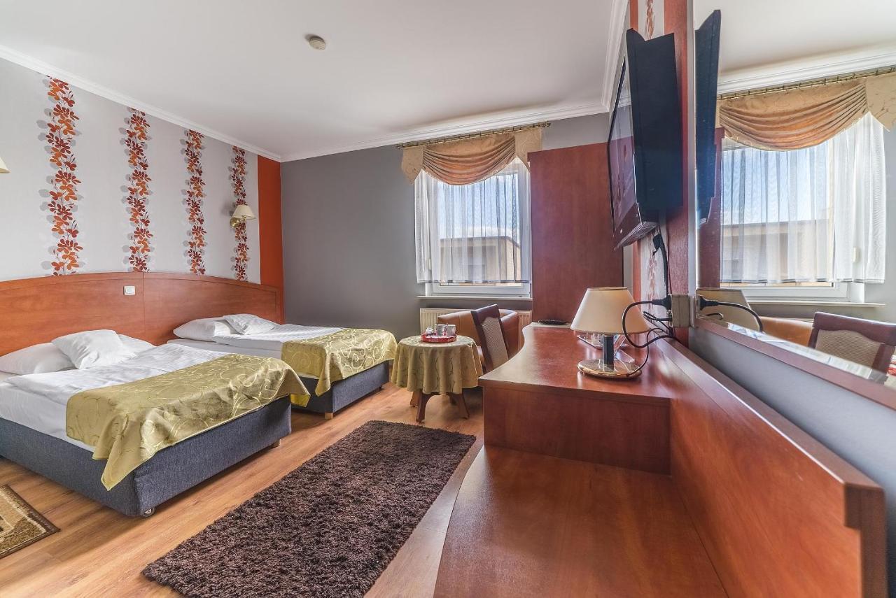 Hotel Doris Oborniki Eksteriør billede
