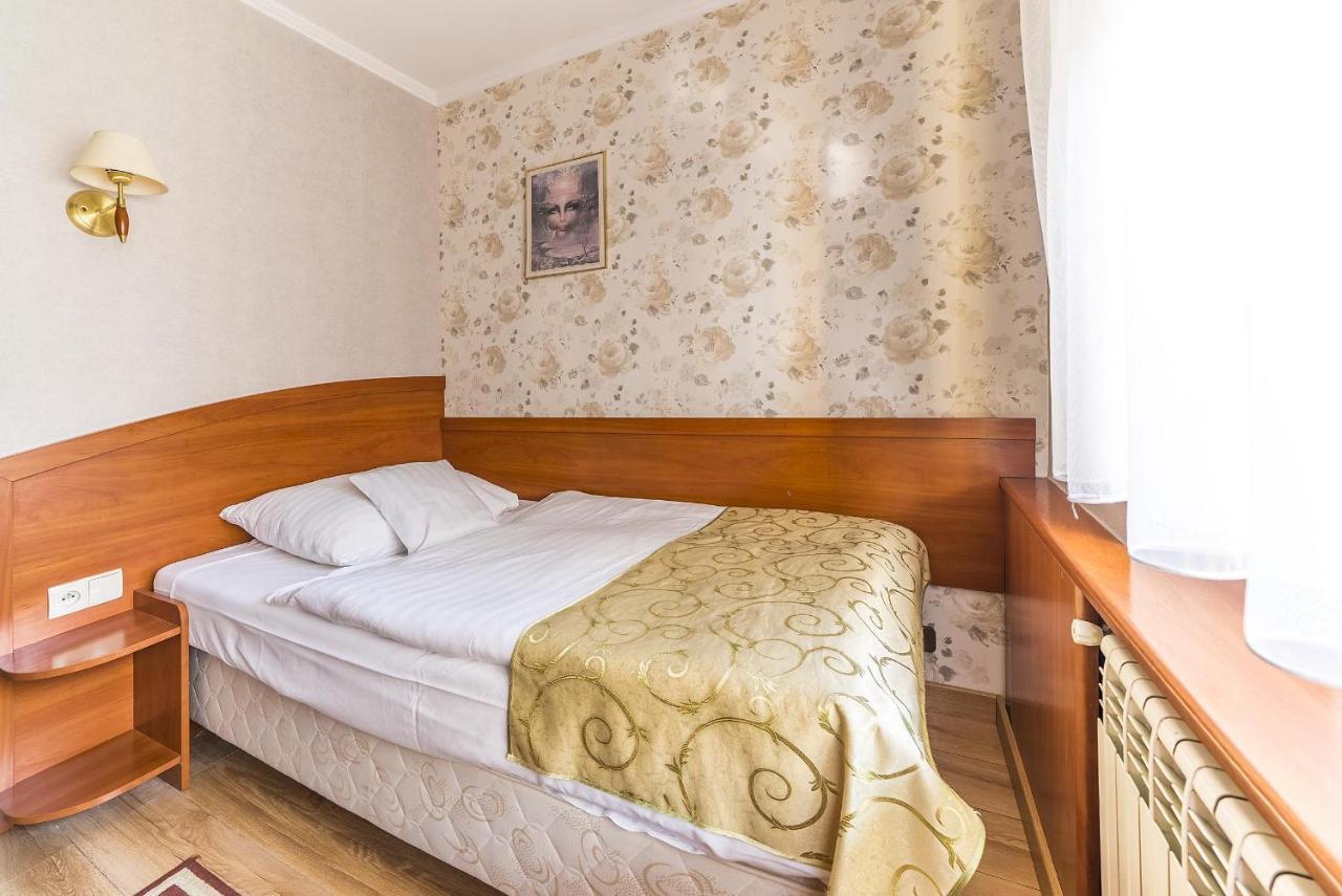Hotel Doris Oborniki Eksteriør billede