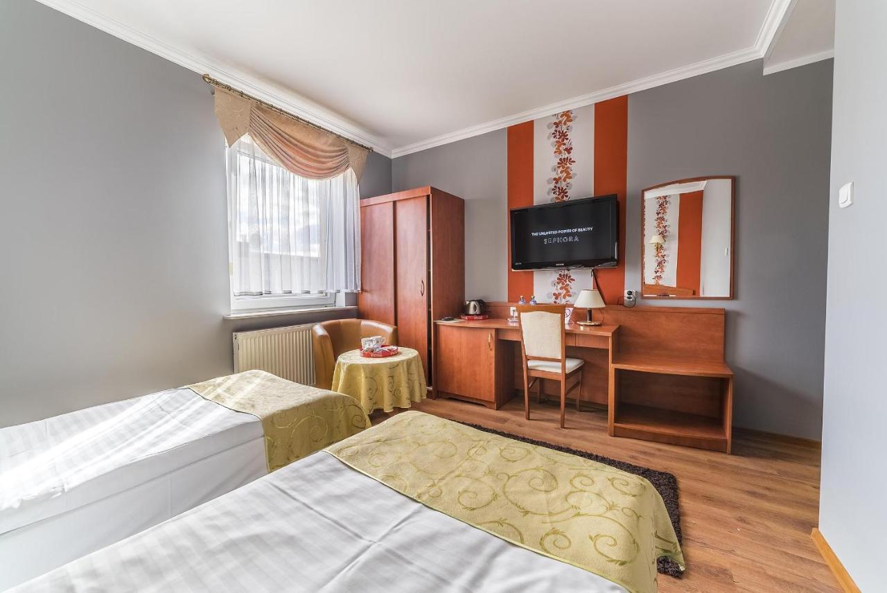Hotel Doris Oborniki Eksteriør billede